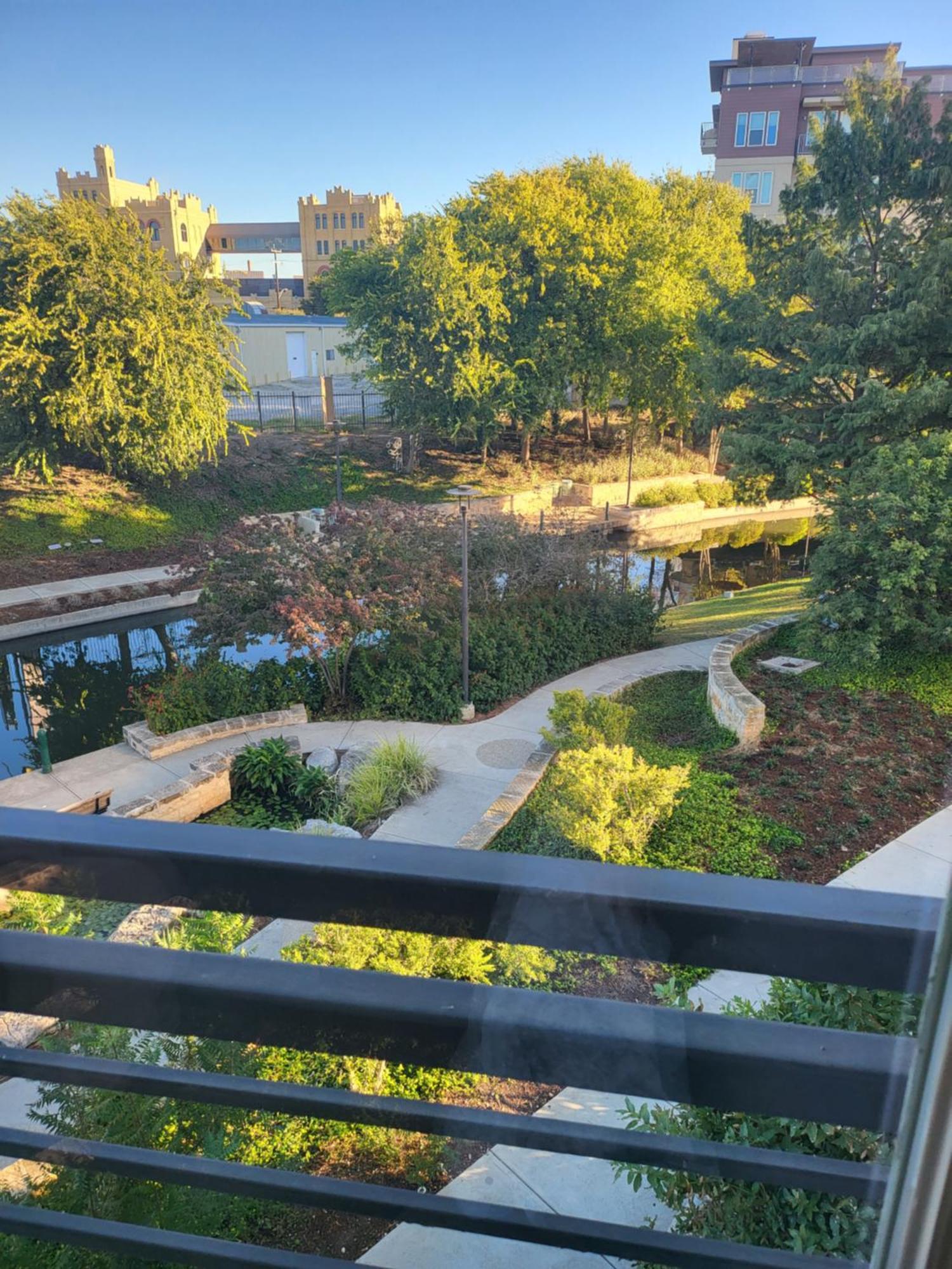 Beautiful Condo On Riverwalk W King Ste Free Parking Pet Friendly Centrally Located On The Riverwalk San Antonio Extérieur photo