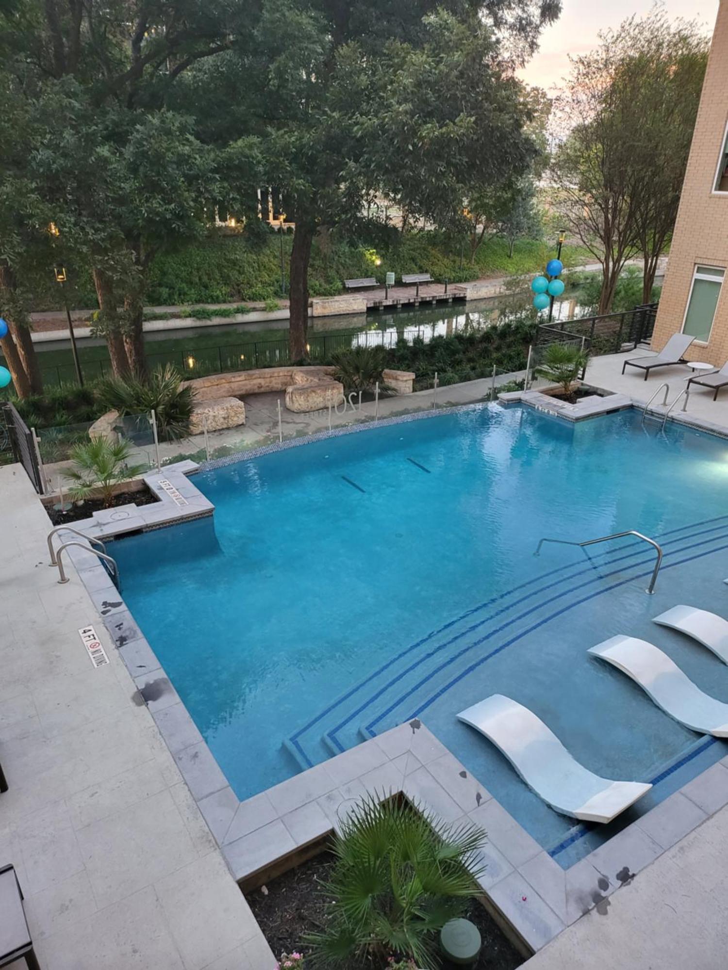 Beautiful Condo On Riverwalk W King Ste Free Parking Pet Friendly Centrally Located On The Riverwalk San Antonio Extérieur photo